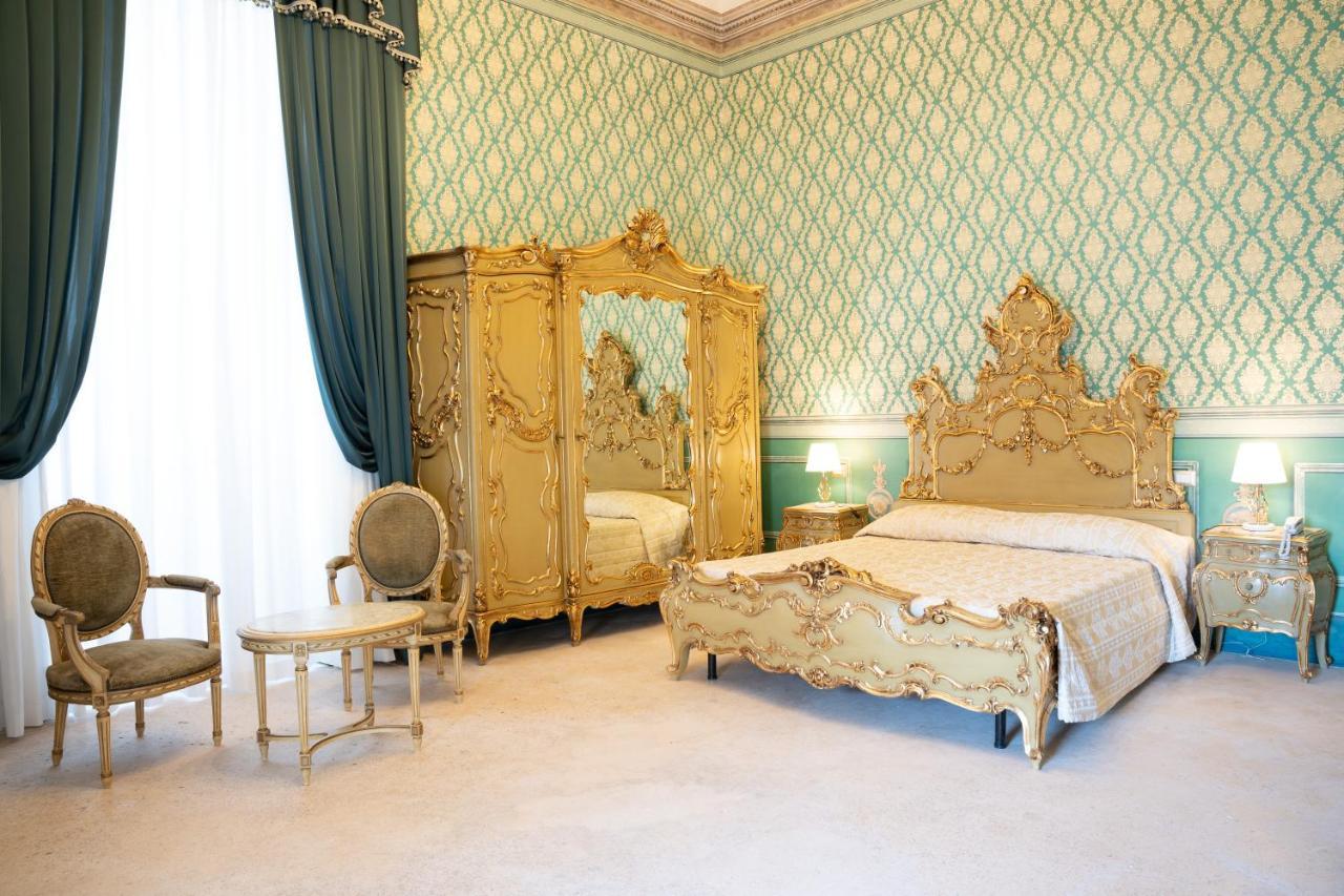 Il Cavaliere Al Borgo Antico Hotel Copertino Exterior photo
