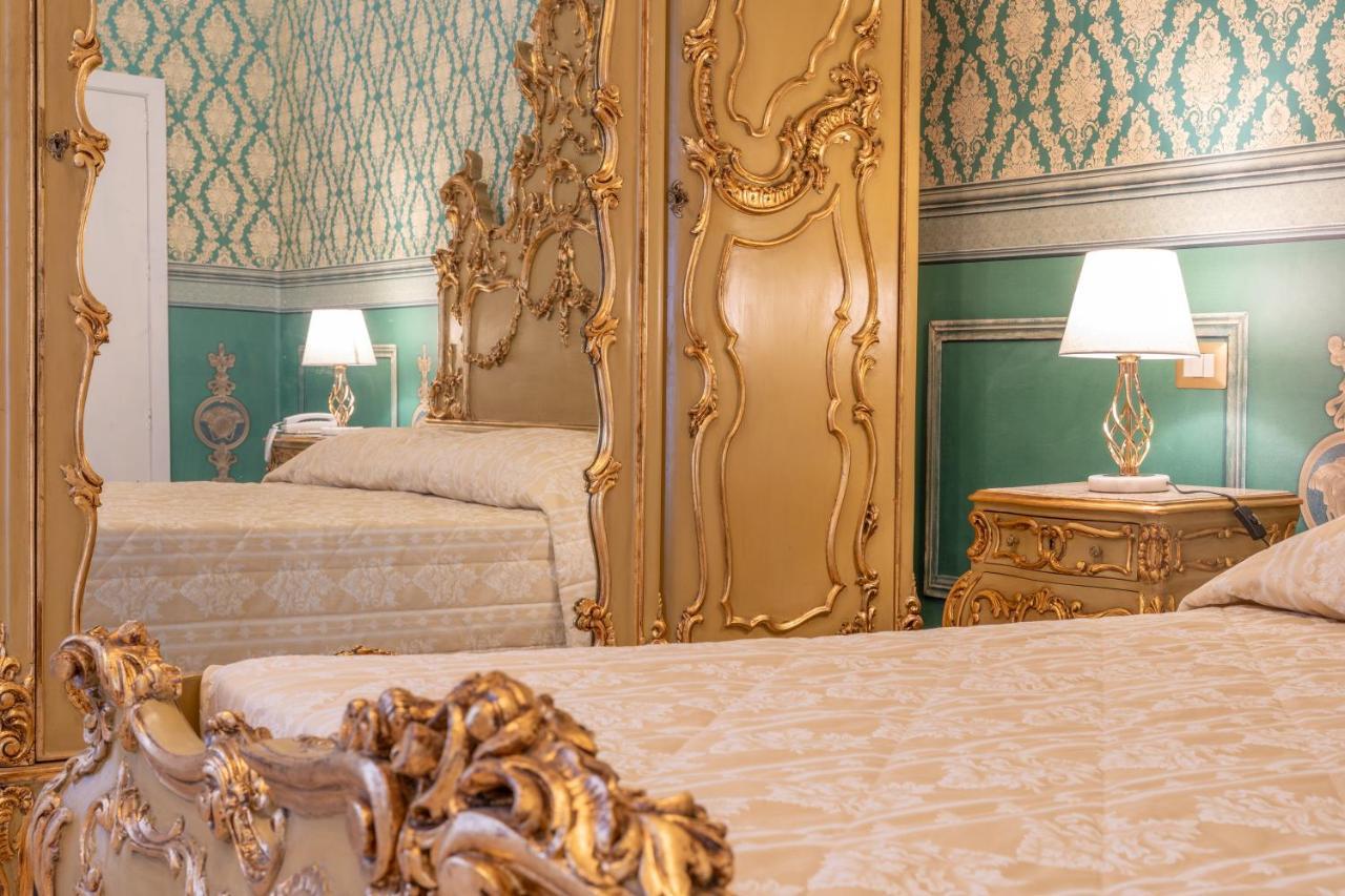 Il Cavaliere Al Borgo Antico Hotel Copertino Exterior photo