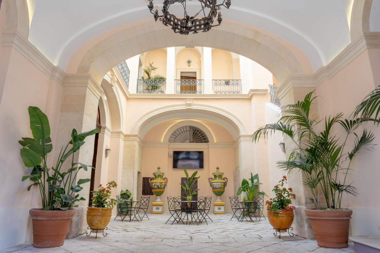 Il Cavaliere Al Borgo Antico Hotel Copertino Exterior photo