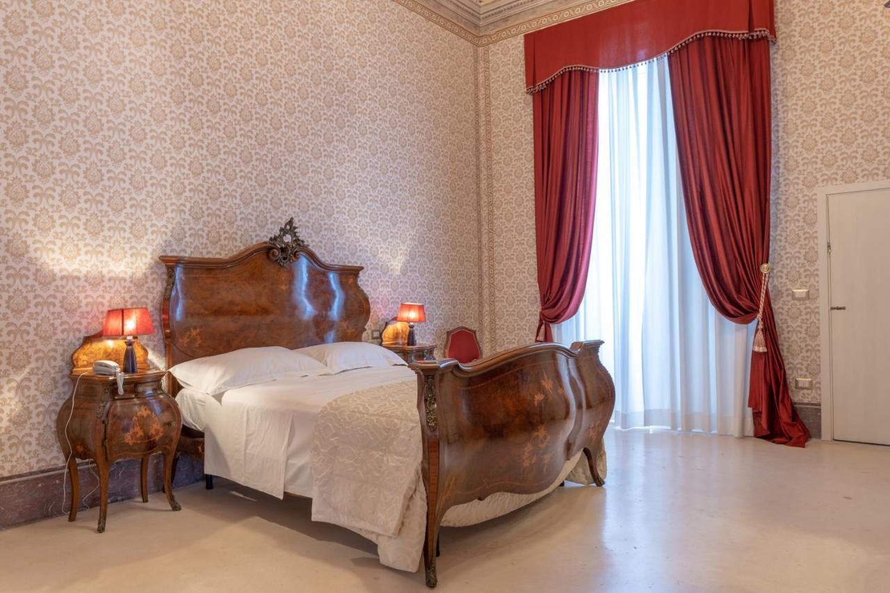 Il Cavaliere Al Borgo Antico Hotel Copertino Exterior photo