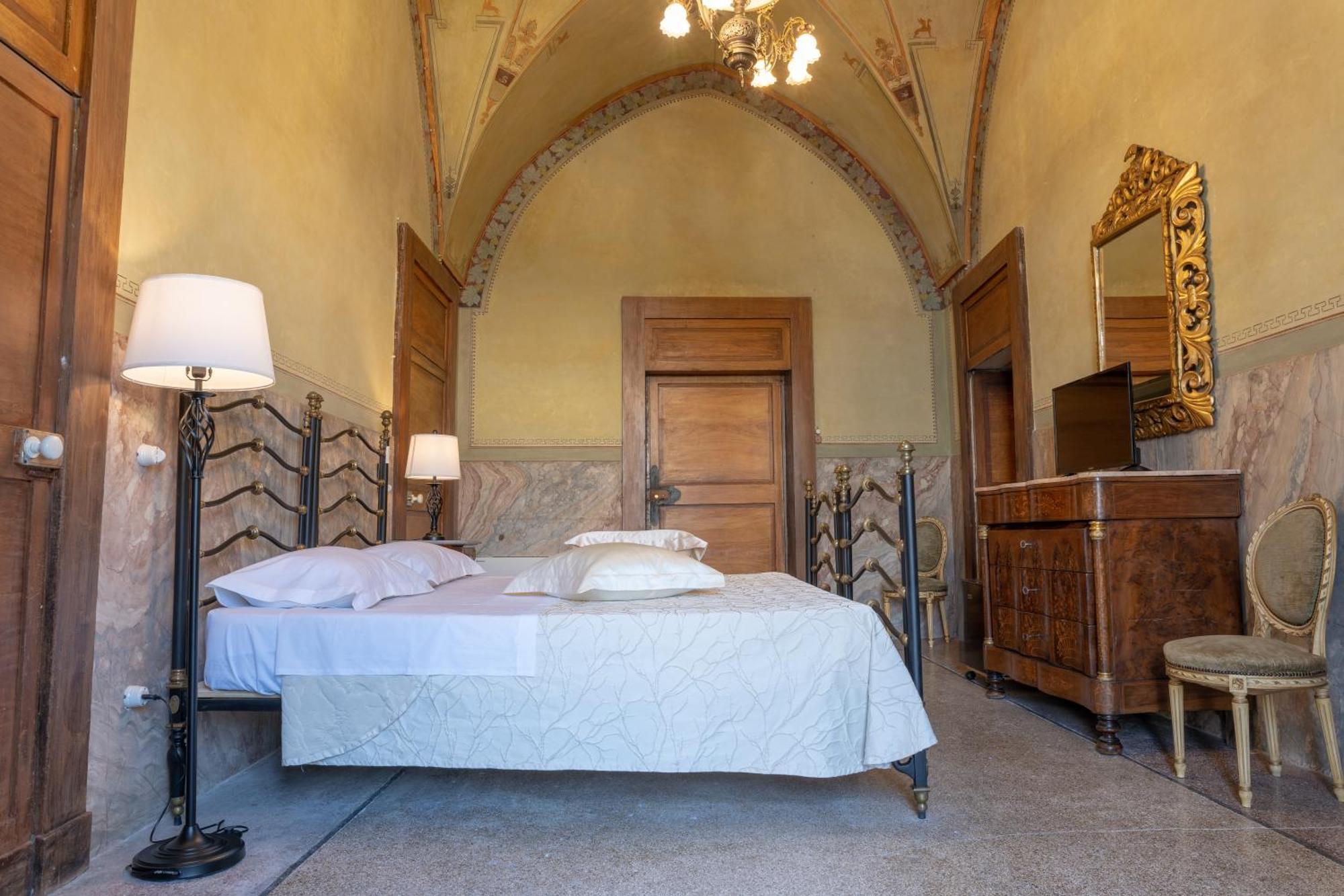 Il Cavaliere Al Borgo Antico Hotel Copertino Exterior photo
